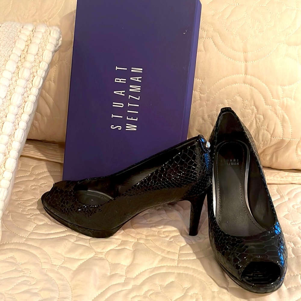 Like New Stuart Weitzman Peep toe pumps
